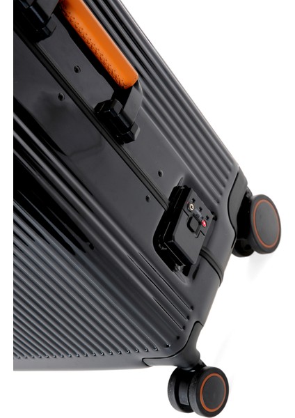 Orta Boy Tsa Kilitli ve 360° Dönebilen Tekerlekli Seyahat Valizi