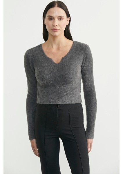 Yaka Detaylı Yumoş Crop Triko Kazak - Füme