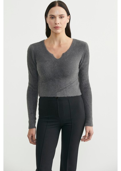 Yaka Detaylı Yumoş Crop Triko Kazak - Füme modelleri