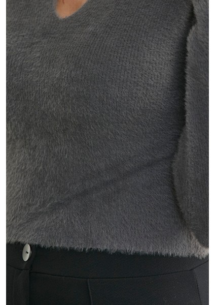 Yaka Detaylı Yumoş Crop Triko Kazak - Füme indirimleri