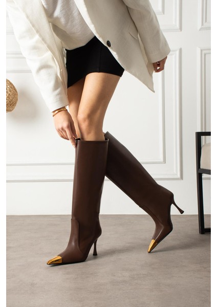 Sweç Kadın Çizme Ince Topuklu Burun Metal Kahverengi Deri