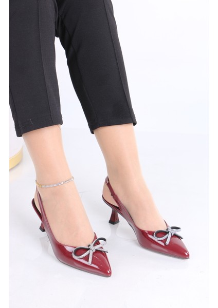 Sivri Burun Bordo Rugan Topuklu Ayakkabı – Işıltılı Kurdele Detaylı modelleri