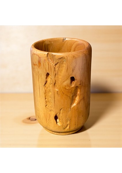 🌸✨ El Yapımı Erik Ağacından Ahşap Kalemlik