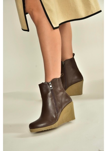 V361196809 Kahverengi Dolgu Topuklu Kadın Bot fiyatları