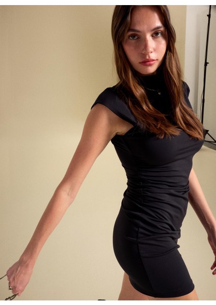 Yuvarlak Yaka Düz Siyah Mini Kadın Elbise PBF5WL-ELB0115