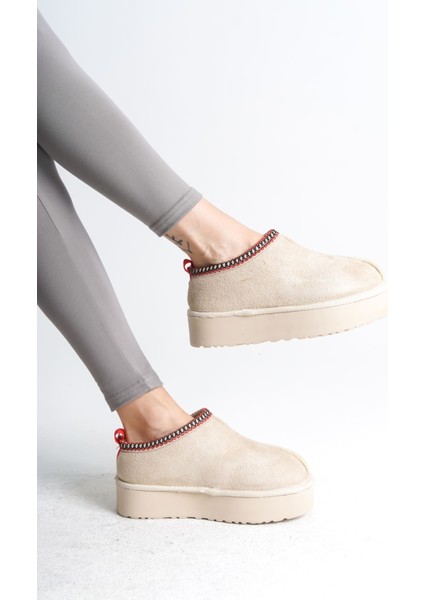 Leıla Bağcıksız Düz ve Kalın Taban Içi Kürklü Kısa Süet Kadın Bot Ckt - Krem fırsatları