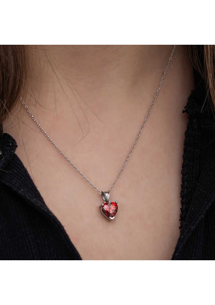 Gümüş Kırmızı Taşlı Kalpli Kadın Kolye modelleri