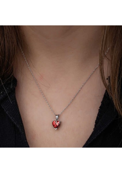Gümüş Kırmızı Taşlı Kalpli Kadın Kolye fırsatları