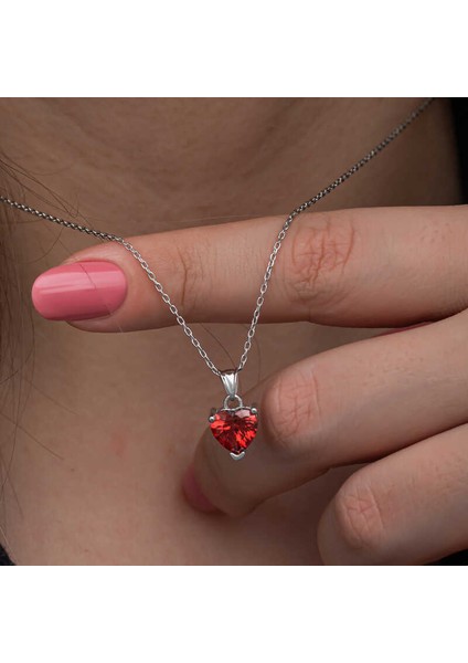 Gümüş Kırmızı Taşlı Kalpli Kadın Kolye