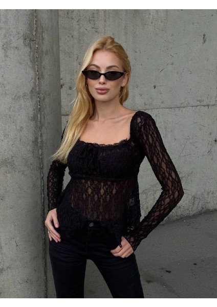 Ekru Peplum Etek Ucu Fırfırlı Güpür Bluz Uzun Kol Bağlama Detaylı Kare Yaka Şık Bluz