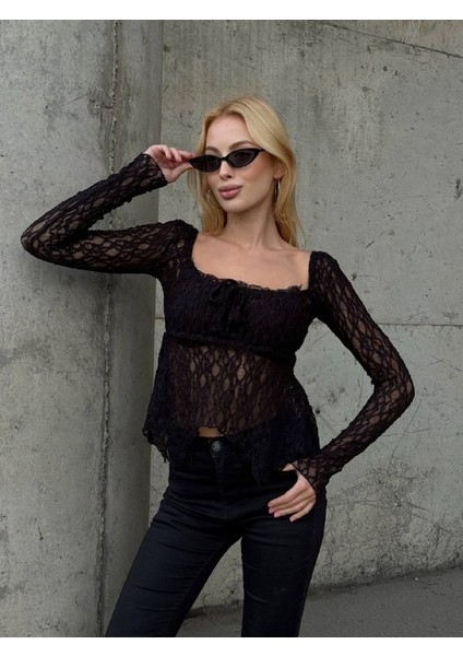 Ekru Peplum Etek Ucu Fırfırlı Güpür Bluz Uzun Kol Bağlama Detaylı Kare Yaka Şık Bluz