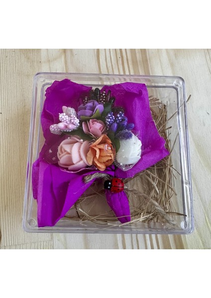 Mini Buket Mari Flowers Özel Tasarım Arkadaşa,sevgiliye Hediye Şeffaf Özel Kutuda fiyatları