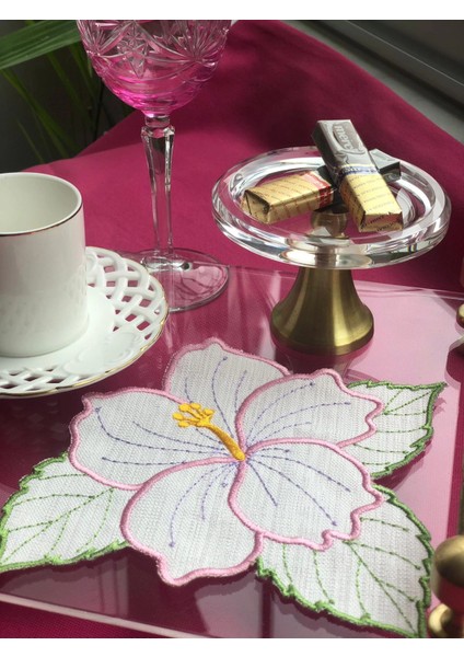 Şeker Pembe Çiçek Nakışlı Sunum ve Kokteyl Peçetesi fiyatları