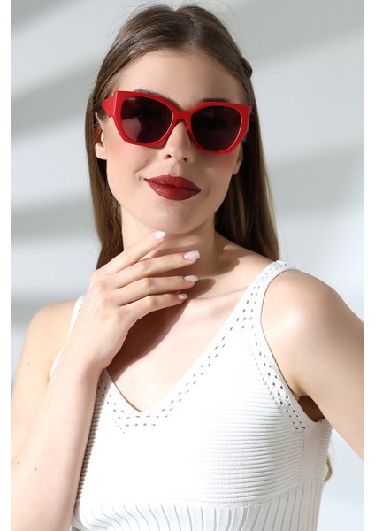 Kadın Oval Kırmızı Renkli Cam Mat Güneş Gözlüğü Garson