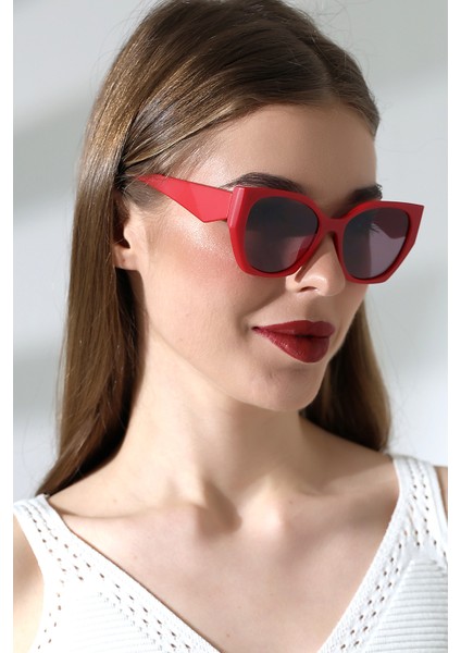 Kadın Oval Kırmızı Renkli Cam Mat Güneş Gözlüğü Garson fiyatları