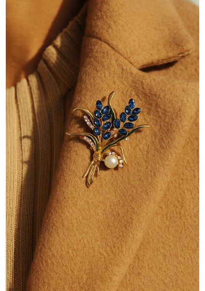 Göksunun Izi Altın Tonlu Mavi Taşlı Inci Detaylı Lavanta Demeti Formlu Broş