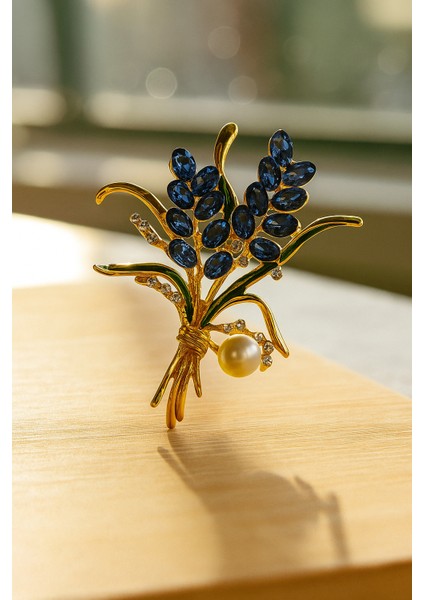 Göksunun Izi Altın Tonlu Mavi Taşlı Inci Detaylı Lavanta Demeti Formlu Broş indirimleri