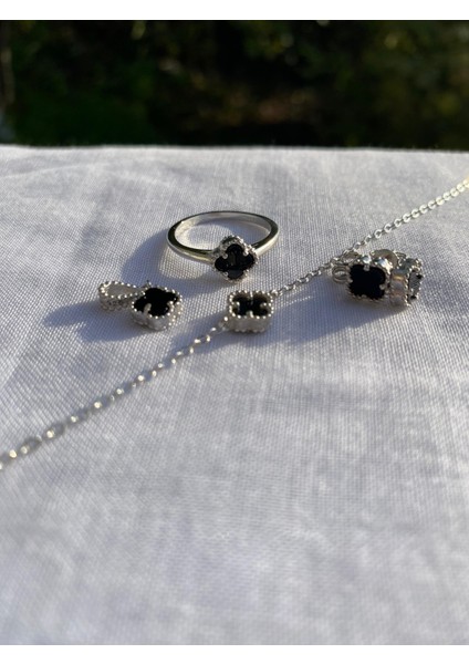 925 Ayar Gümüş Siyah Şans Yoncası Kadın Kolye, Küpe, Bileklik ve Yüzük Seti -Şık Tasarım (Kolye Zincirsiz)