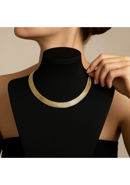 ✨ Zarif Dokunuşun Gücü: Altın Yassı Formlu Klasik Kolye ✨ fiyatları