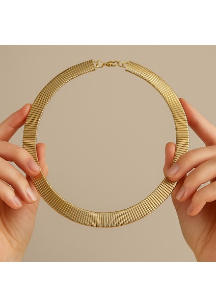 ✨ Zarif Dokunuşun Gücü: Altın Yassı Formlu Klasik Kolye ✨ fırsatları