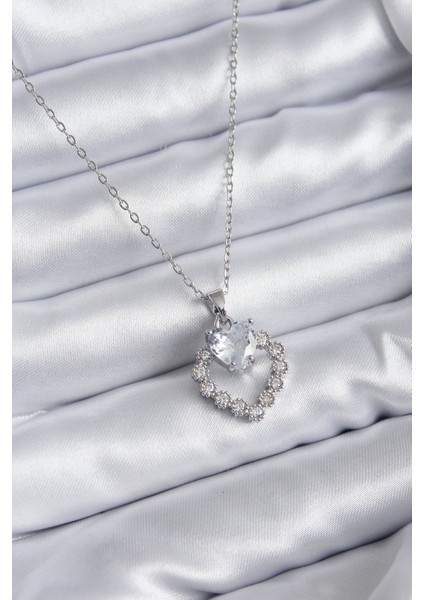 316L Çelik Zincir Gümüş Renk Zirkon Taşlı Kalp Model Kadın Kolye - TJ-BKO7829