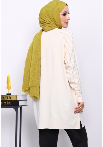 Krem Bisiklet Yaka Taşlı Triko Tunik fırsatları