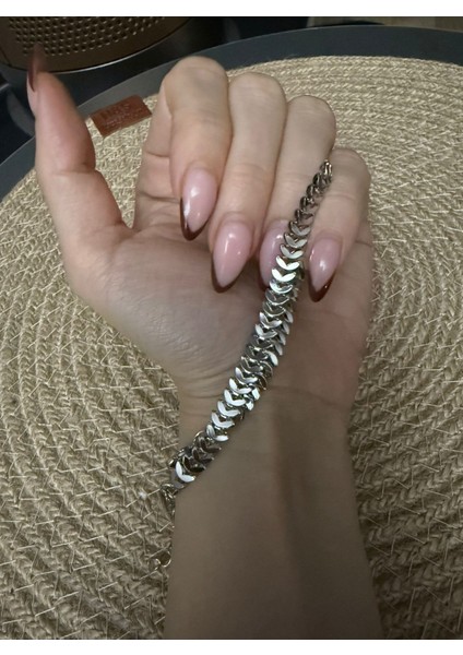 Zarif Kadın Çelik Takı – Balık Kılçığı Desen -Gümüş Renk Balık Kılçığı Model Bileklik-Dayanıklı Paslanmaz Çelik Bileklik indirimleri