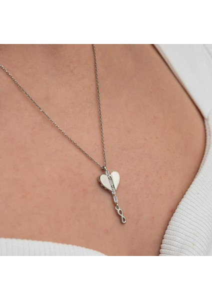 Gümüş Kalpli Sonsuzluk Kadın Kolye fırsatları