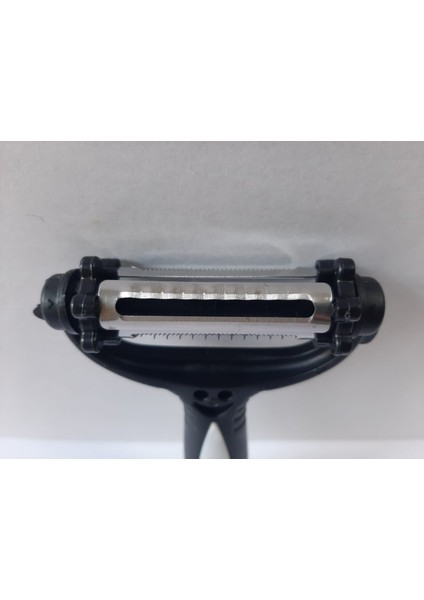 Çok Amaçlı Sebze Meyve Soyacağı Jülyen 3 Farklı Bıçaklı Sebze Soyma Aleti fırsatları