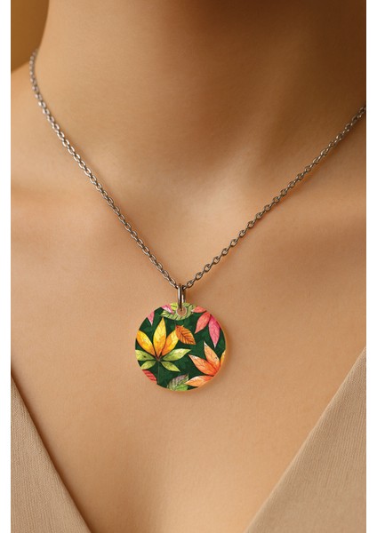 Şeffaf Sert Akrilik Kolye Ucu ve Üzeri Zincirli Desenli Kolye Yaprak Dökümü