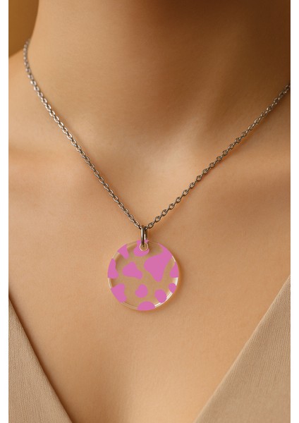 Şeffaf Sert Akrilik Kolye Ucu ve Üzeri Zincirli Desenli Kolye Dalmaçyalı