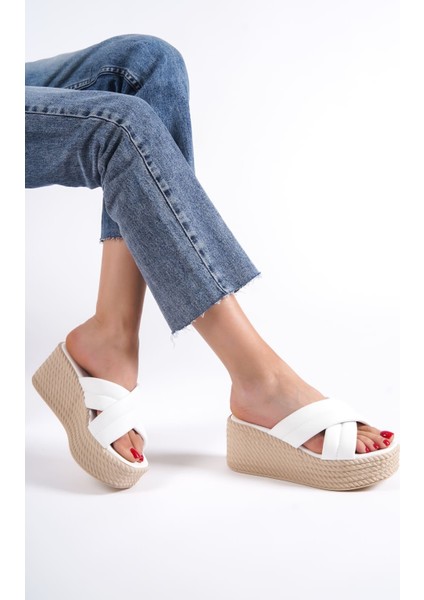 Joymıx Dolgu Topuklu Ortopedik Taban Hasır Görünümlü Kadın Terlik Ckt - Beyaz