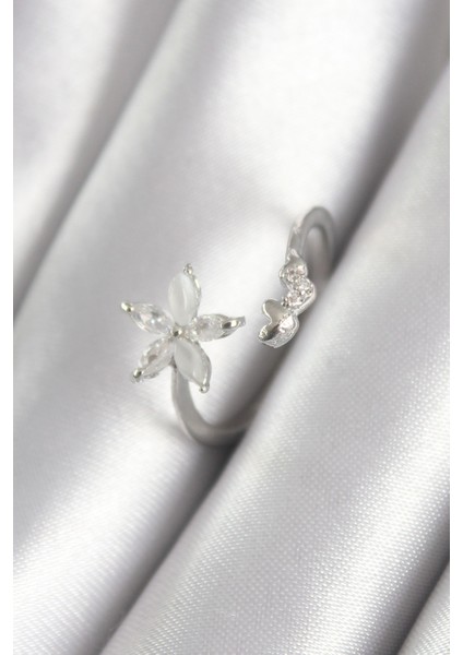 bulurum pirinç gümüş renk zirkon taşlı çiçek model kalp detay kadın yüzük