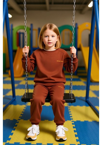 Çocuklar Için Konforlu Pamuklu Regular Kesim Sweatshirt ve Eşofman Altı Takımı Kaliteli Şık