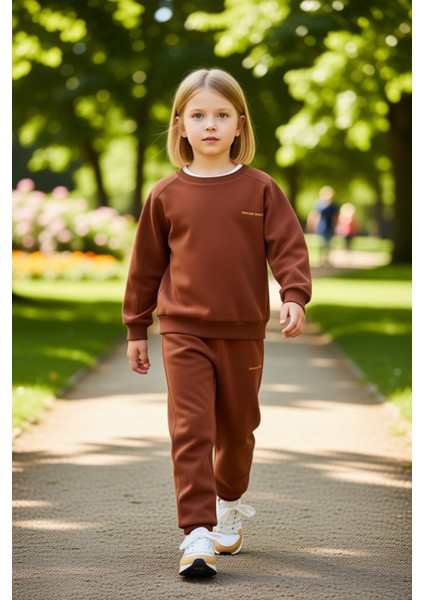 Çocuklar Için Konforlu Pamuklu Regular Kesim Sweatshirt ve Eşofman Altı Takımı Kaliteli Şık modelleri