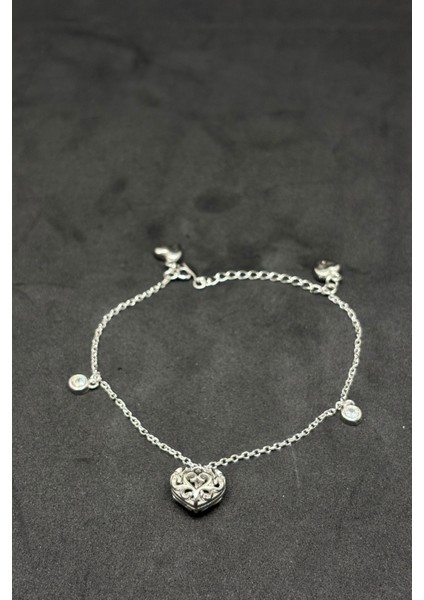 Zarif Kalp Tasarımlı Gümüş Kadın Zincir Bileklik