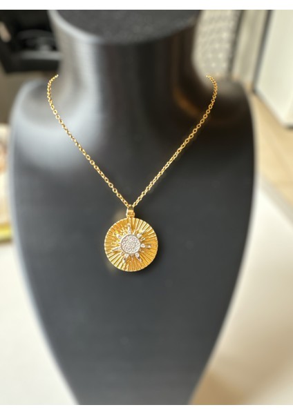 Çelik Gold Taşlı Güneş Figürlü Kolye