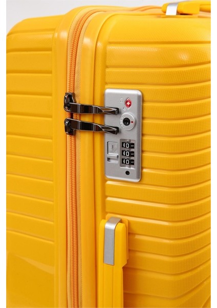 Dayanıklı Makyaj Çantası ve Tsa Şifreli 4'lü Kırılmaz Valiz Seti: Şıklık ve Güvenlik Bir Arada