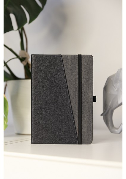 Kişiye Özel Siyah Lastikli Kalem Tutuculu Evrak Cepli Vegan Deri 224 Sayfa Çizgili Not Defteri