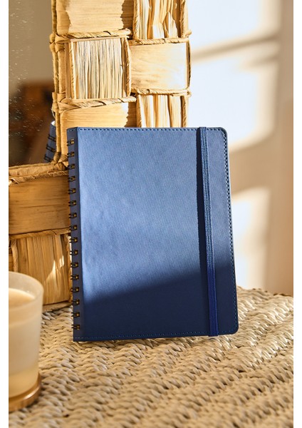 Kişiye Özel Lacivert Lastikli Vegan Deri Gizli Spiralli 240 Sayfa Çizgili Not Defteri