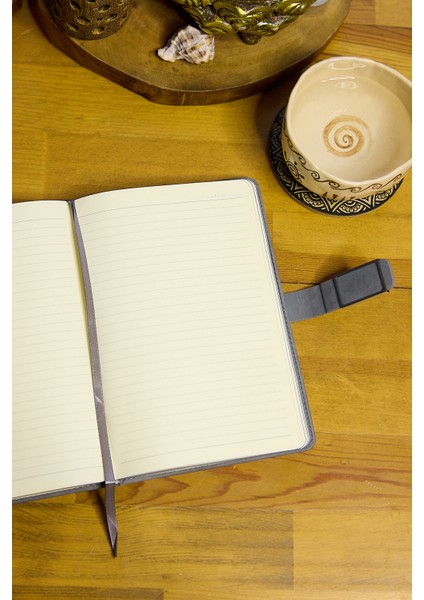 Kişiye Özel Gri Vegan Deri Metal Mıknatıslı Kilitli 224 Sayfa Çizgili Not Defteri fiyatları