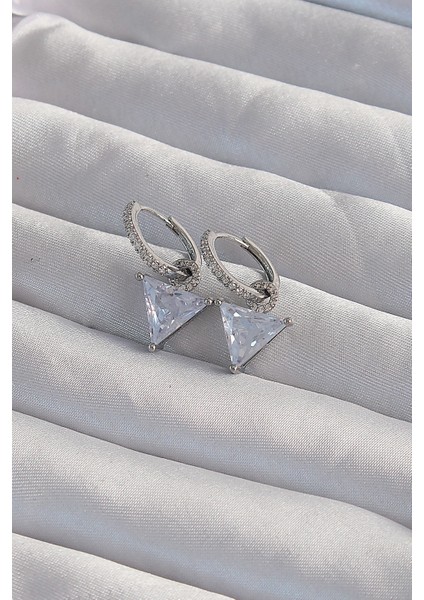 Pirinç Gümüş Renk Üçgen Zirkon Taşlı Sallantılı Halka Küpe - Lisinya