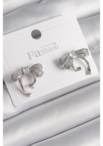 Pirinç Gümüş Renk Zirkon Taşlı Fiyonk Model Kadın Küpe - Lisinya