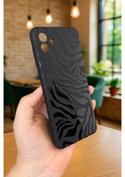 Samsung Galaxy A04 - Zebra Desenli Silikon Darbe Emici Klasik Korumalı Rubber Kılıf fırsatları