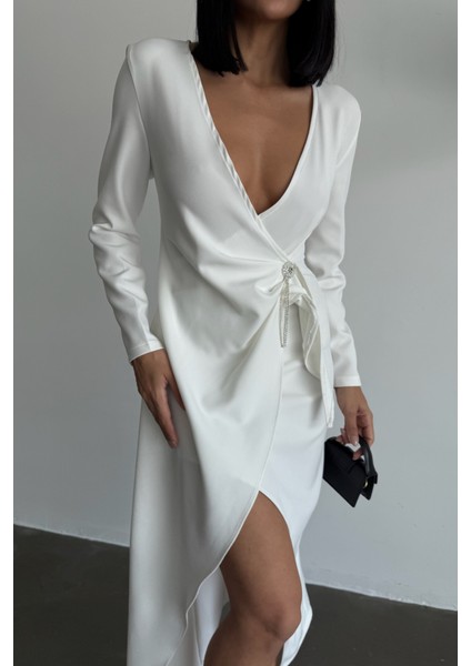 Kruvaze Broş Detaylı Elbise - Beyaz modelleri