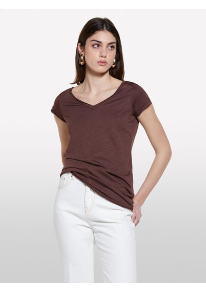 Pamuk Modal Karışımlı Normal Kalıp V Yaka Slub T-Shirt Kadın Kahverengi T-Shirt - 325P3TNHL4007 fiyatları