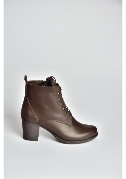 V468281603 Kahverengi Hakiki Deri Kalın Topuklu Bağcıklı Kadın Bot fırsatları