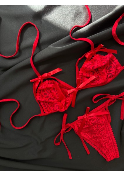 Dantelli Cut Out Kurdele Detaylı Iç Çamaşır Takımı