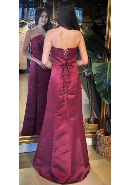 Vişne Renk Straplez Yaka Sırt Dekolteli Yırtmaçlı Düz Kesim Saten Uzun Abiye Elbise 11102-02 indirimleri