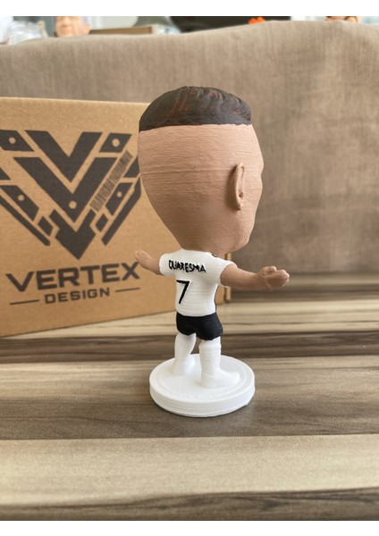 Quaresma Q7 Bêşiktẩş 3D Futbolcu Taraftar Biblo Figür 15CM Erkek Hediyelik Oyuncak Siyah Beyaz Kartal Erkek Sevgiliye Hediye Doğum Günü Hediyesi Dekorasyon Masa Süsü,Kişiye ÖzelHediye fırsatları